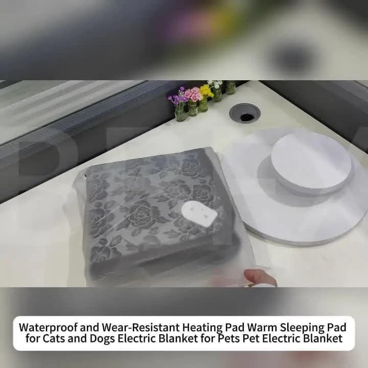 ペット用電気毛布 猫専用ヒーティングパッド 定温 防水・防漏 コンパクトヒーター 犬用電気毛布