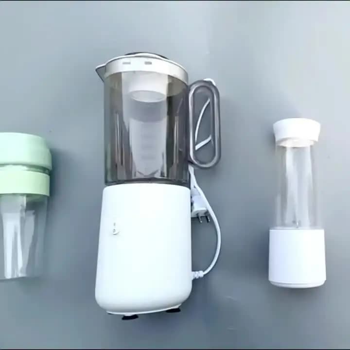 小型ポータブルジューシングカップ 家庭用小型果物野菜マシン 多機能ミニワイヤレスフルーツジュース抽出器
