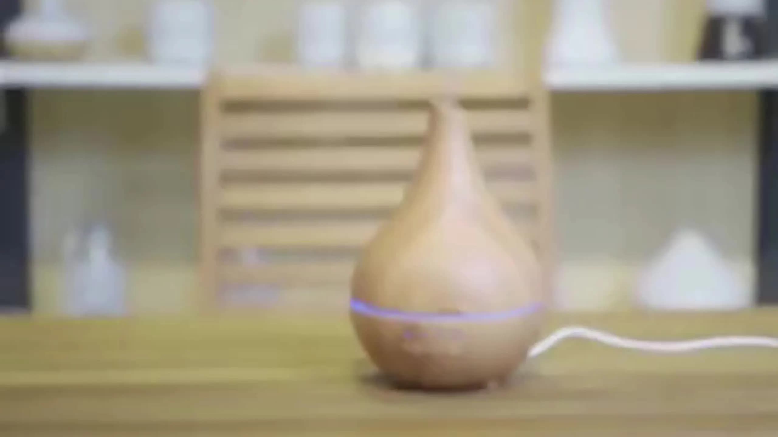 自動スプレーエッセンシャルオイル加湿器 木目調 アロマセラピーマシン 超音波ホテルディフューザー リモコン付き